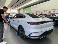 Nowa energia 2022 BYD Han EV Champion Edition Sedan 715km